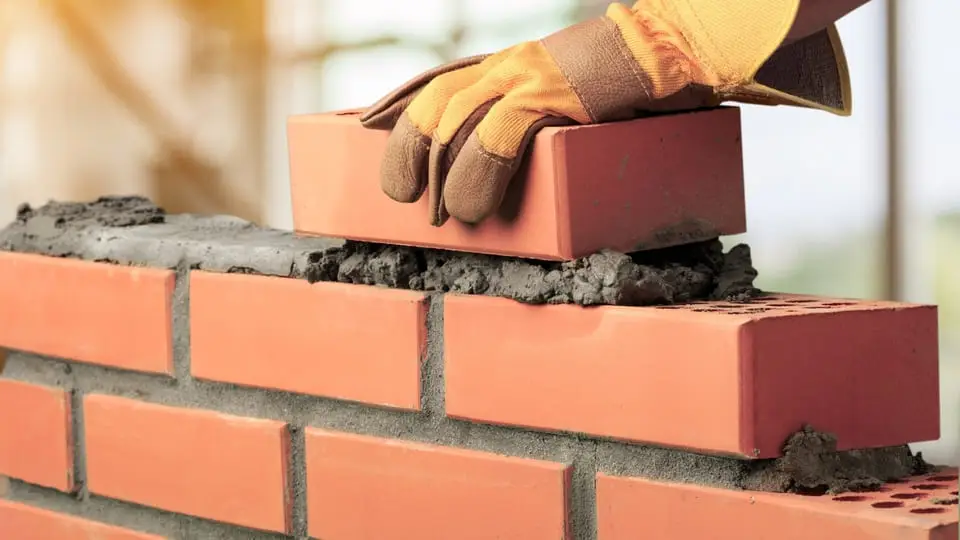 Construction de maison en brique