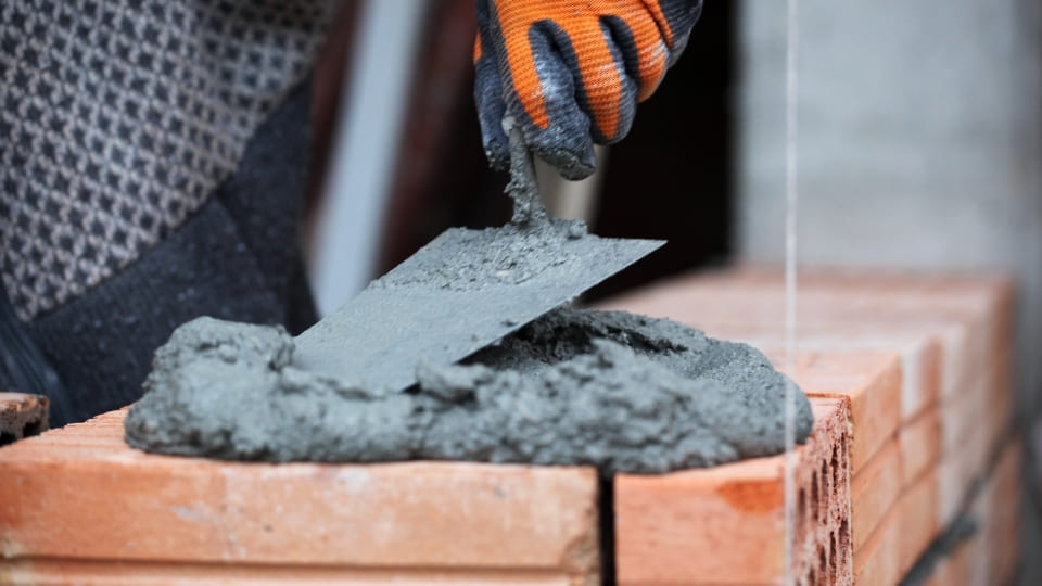 Pourquoi le choix d’un bon maçon est essentiel dans un projet de construction de maison ?